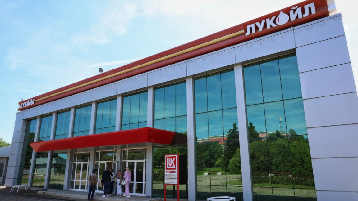 Сделка Тодда Боули по «Лукойлу» охватывает и болгарские активы компании