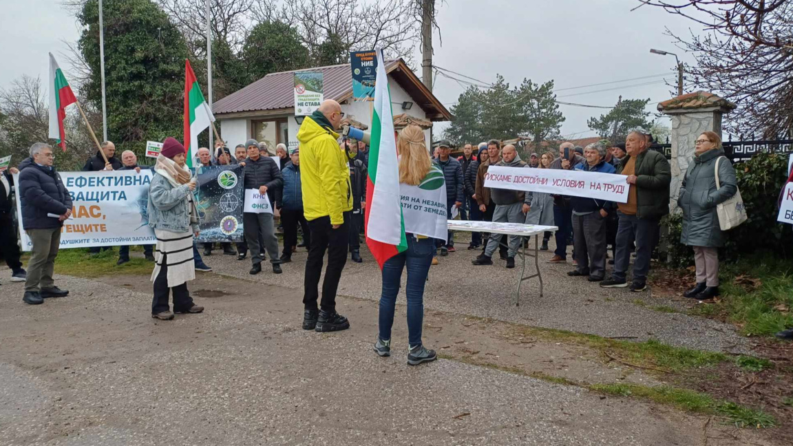 Градушкари протестираха за по-високи заплати и по-добри условия на труд