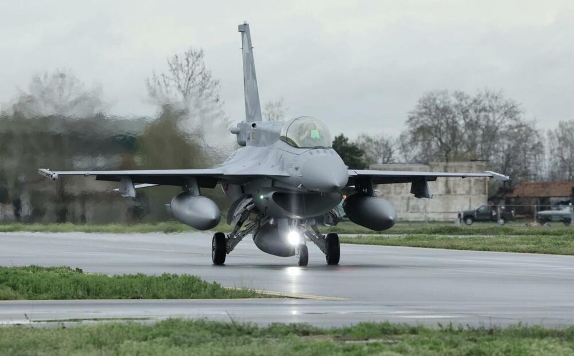 Първият изтребител F-16 ще бъде посрещнат в авиобазата в Граф Игнатиево