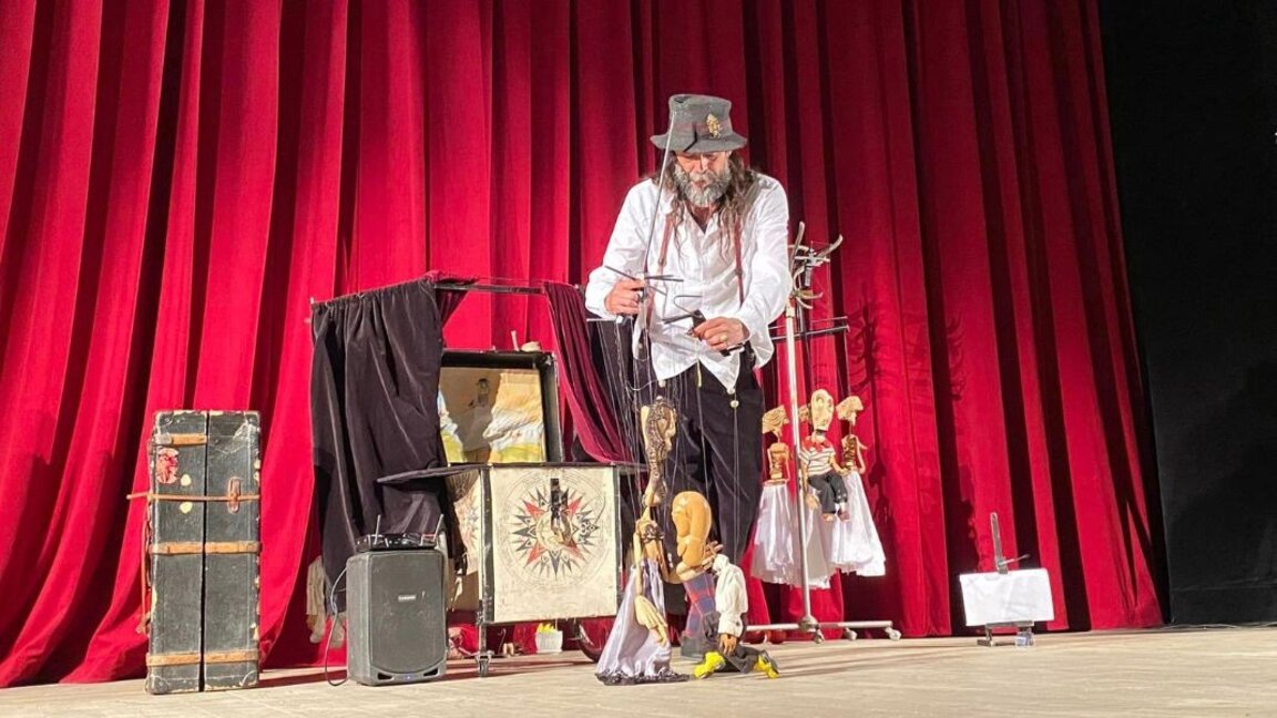 Teodor Borisov – Il Grande Lupo Bulgaro of puppets