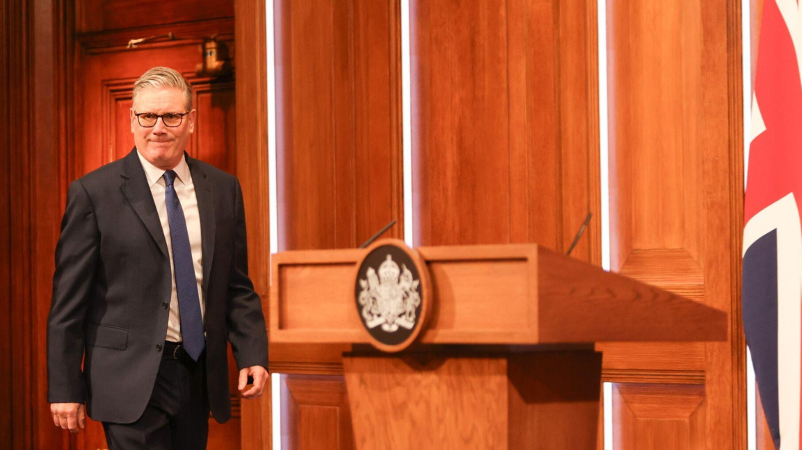 Британският премиер Киър Стармър даде на пресконференция, на която представи актуална информация за ситуацията в Близкия изток, на Даунинг стрийт в Лондон, Великобритания, 1 април 2026 г.