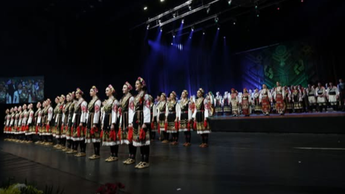 Традициите оживяват „От Добруджа до Пирин“