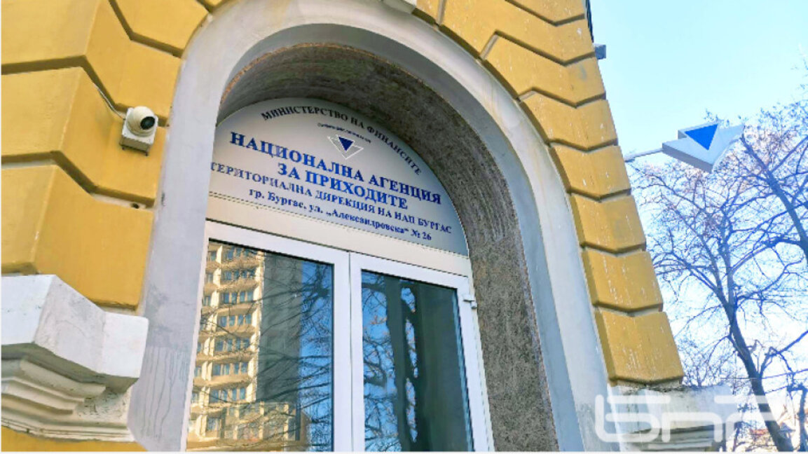 Фирми и ЕТ подават данъчни декларация до 30 юни