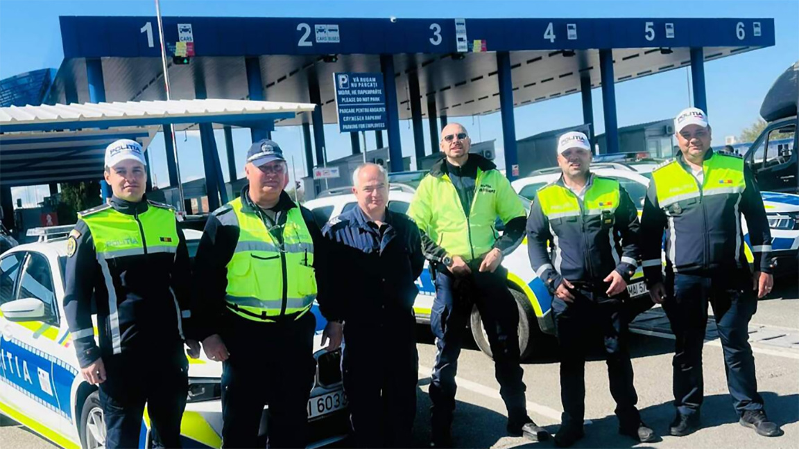 Vidin'deki E-79 ana yolunda ortak Bulgar ve Rumen polis ekipleri devriyede