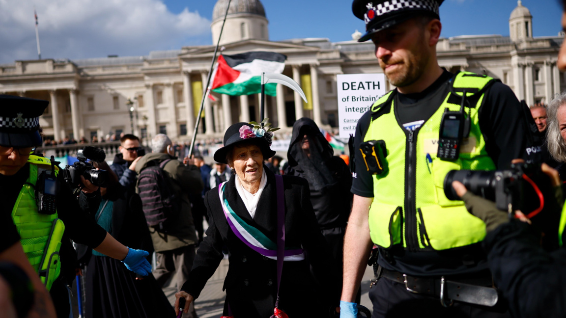 Протест срещу забраната на "Палестинско действие" на площад "Трафалгар" в Лондон, 11 април 2026 г.