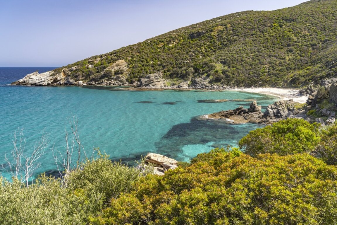 Изглед от остров Евия