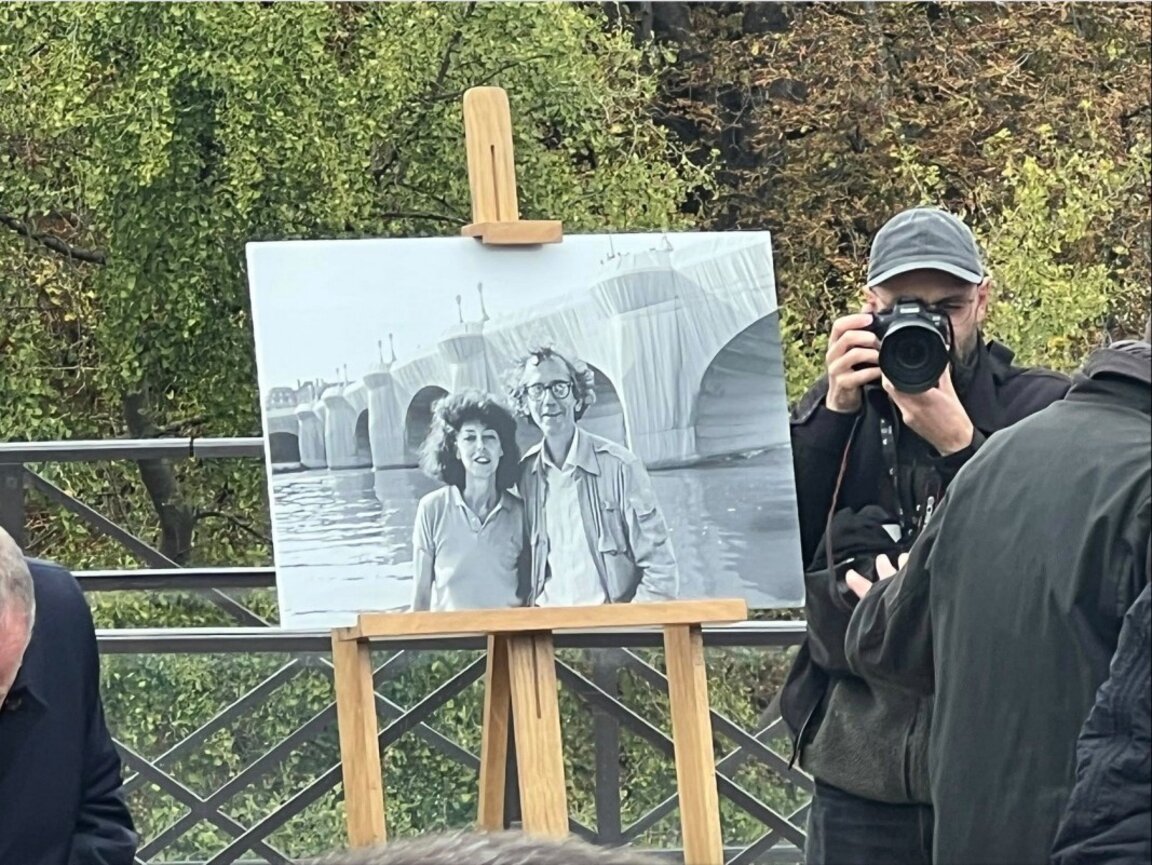 Площад в Париж вече носи името на Кристо и Жан-Клод