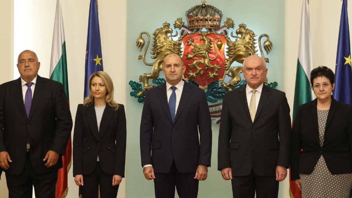 Le président a convoqué le Conseil consultatif à la sécurité nationale...