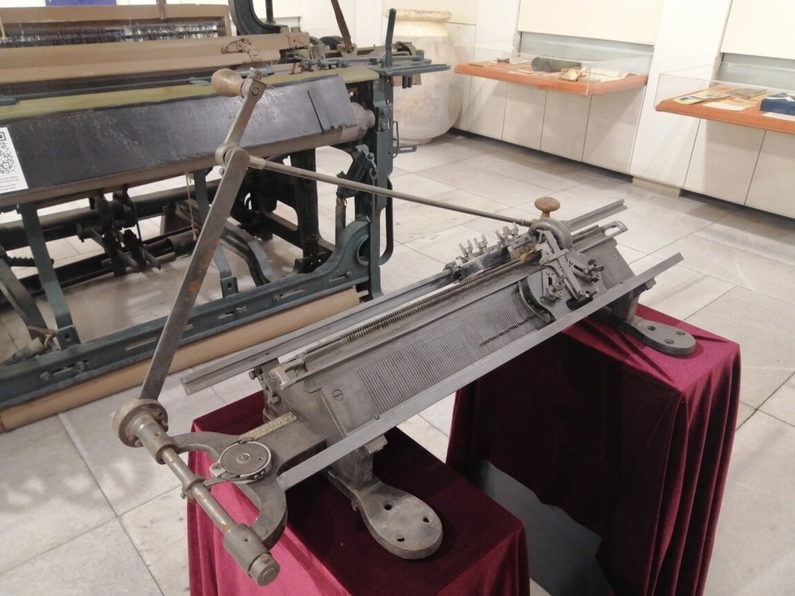 Механична плетачна машина