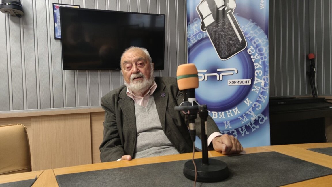 Проф. Иван Лалов: Необходими са не по-малко от 1000 учители по физика