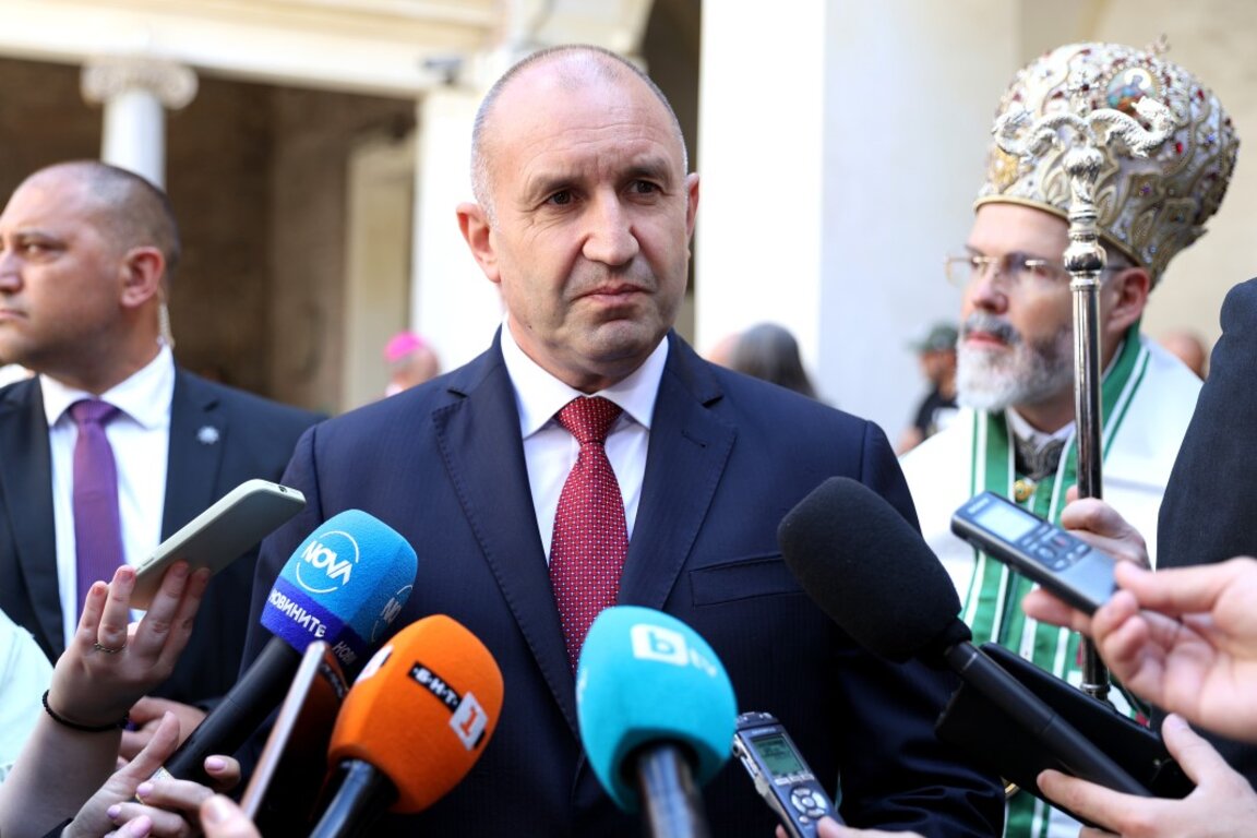 Президентът Румен Радев дава брифинг пред медиите по актуални теми в Рим, където е на посещение -  23 май 2024 г.