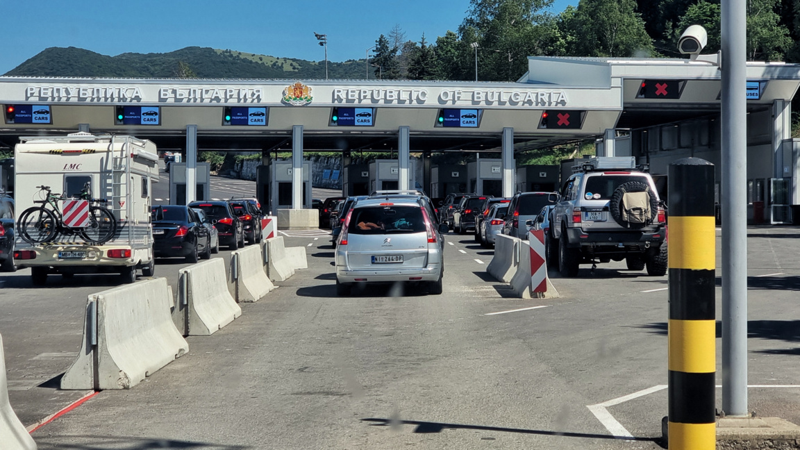 Traficul de autoturisme care intră din Serbia în Bulgaria este intens