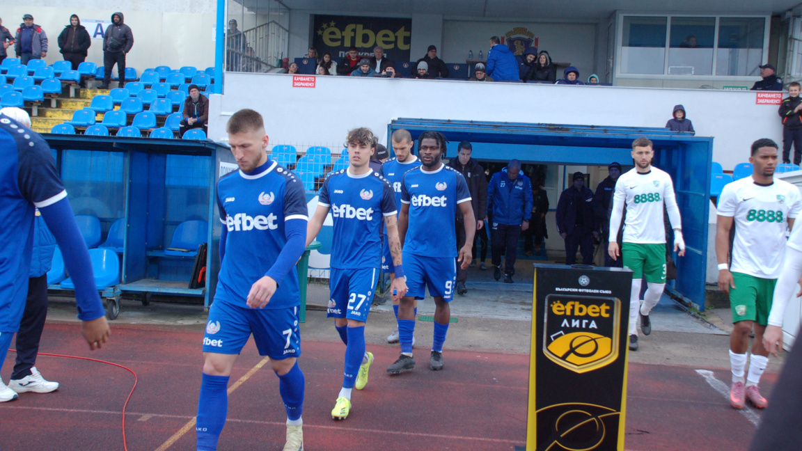 "Монтана" приема "Славия"...