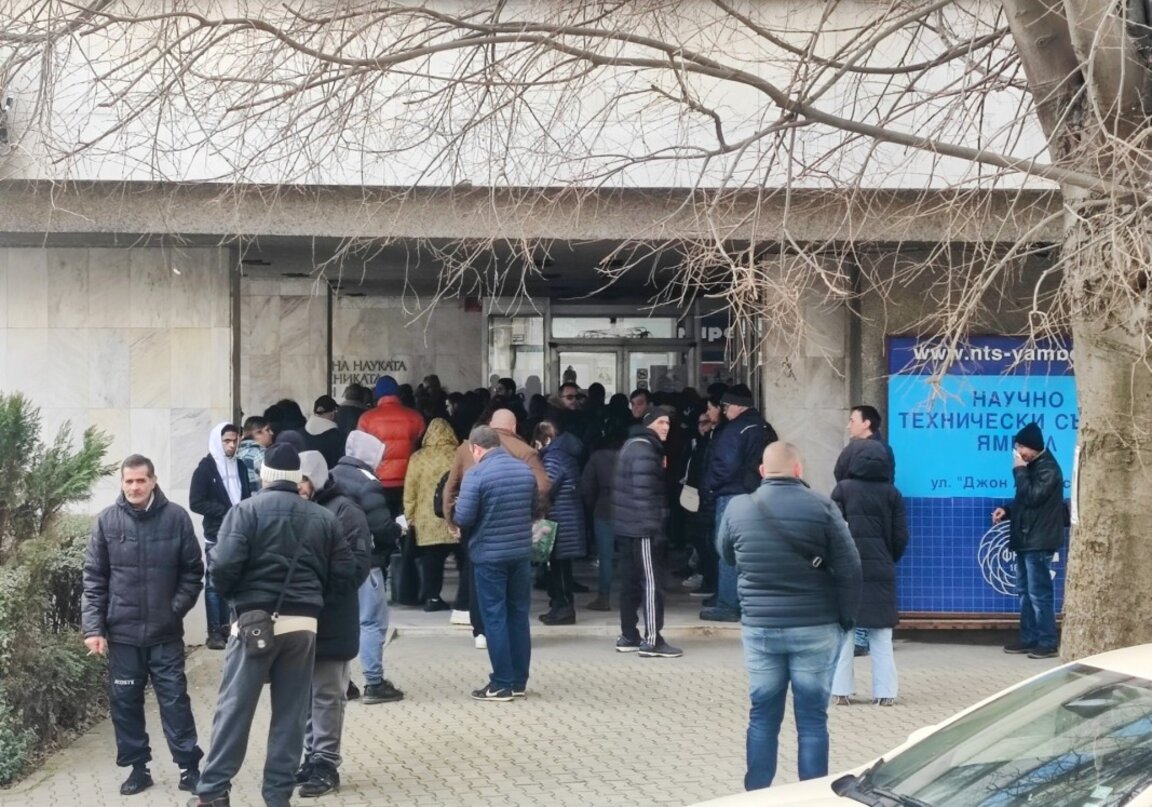 Стотици безработни се включиха в трудовите борси в Ямбол