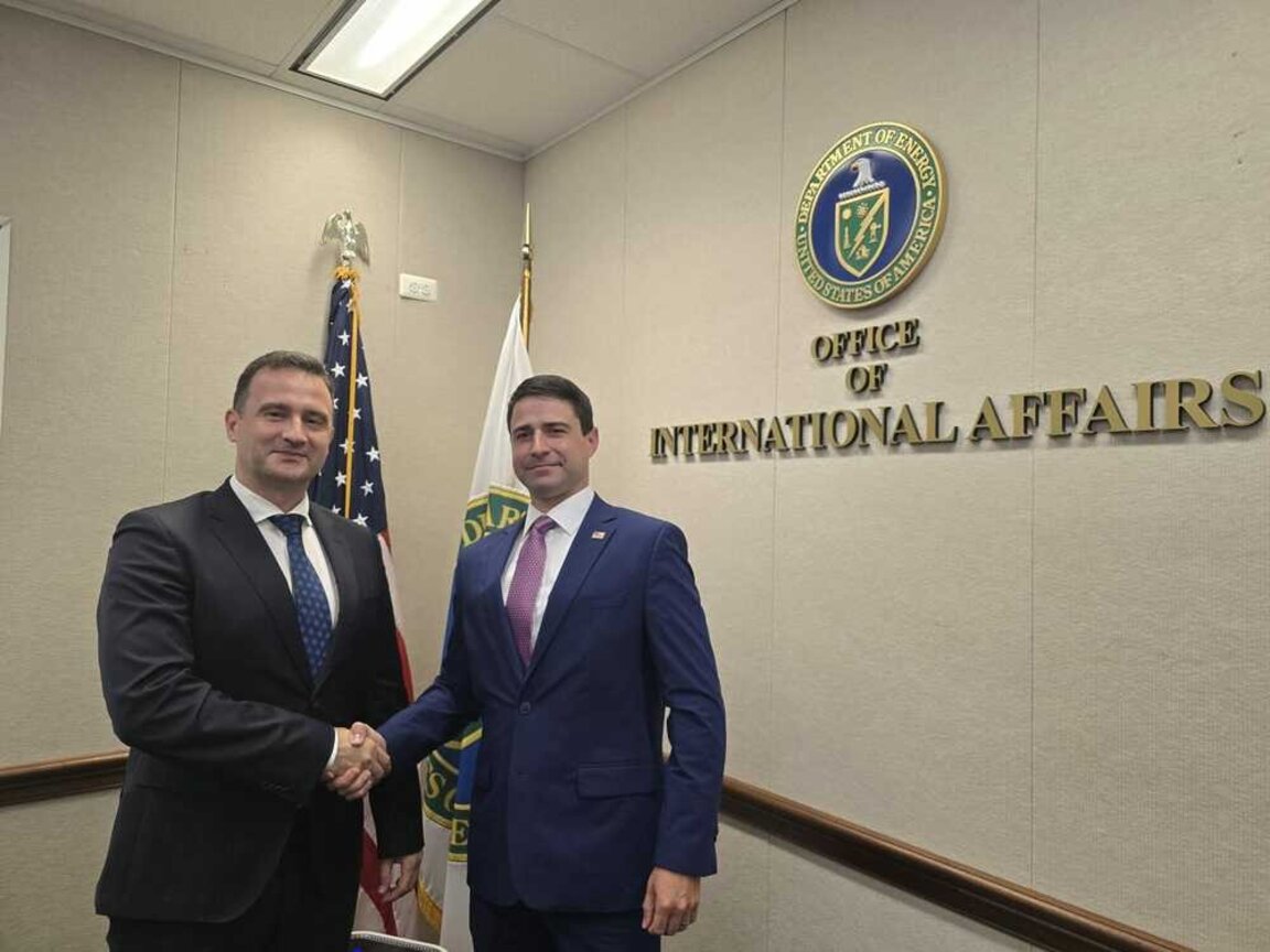 Jeço Stankov ve Tommy Joyce