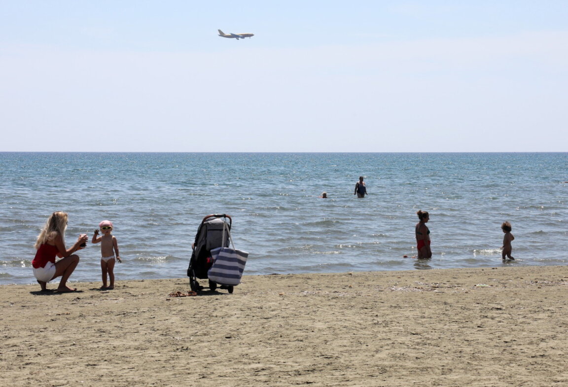 Кипър с увеличен брой полети до страната през зимния сезон