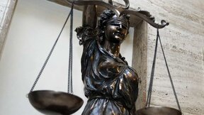 ВКС изпрати от Средец във Варна дела, свързани с прокурорския син от Бургас