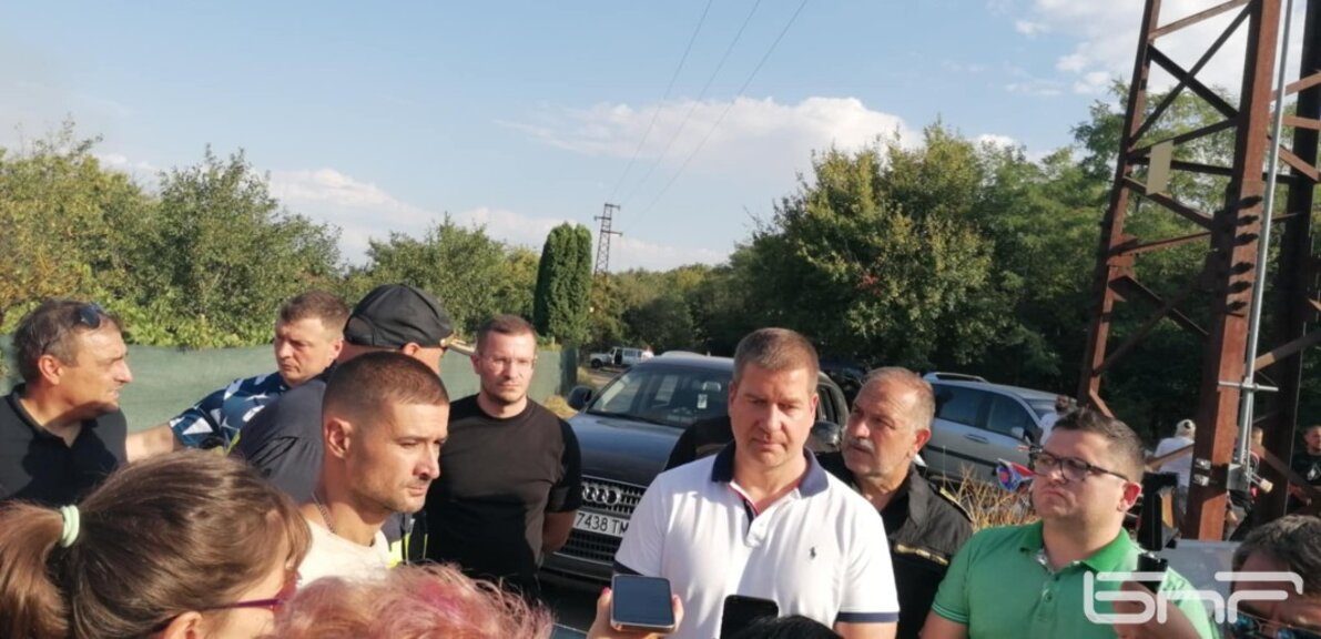 Огнен ад край Стара Загора:  Къщи изгоряха, евакуираха хора