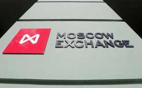 Московската борса се принуди да спре търговията в долари и евро след новите санкции на САЩ