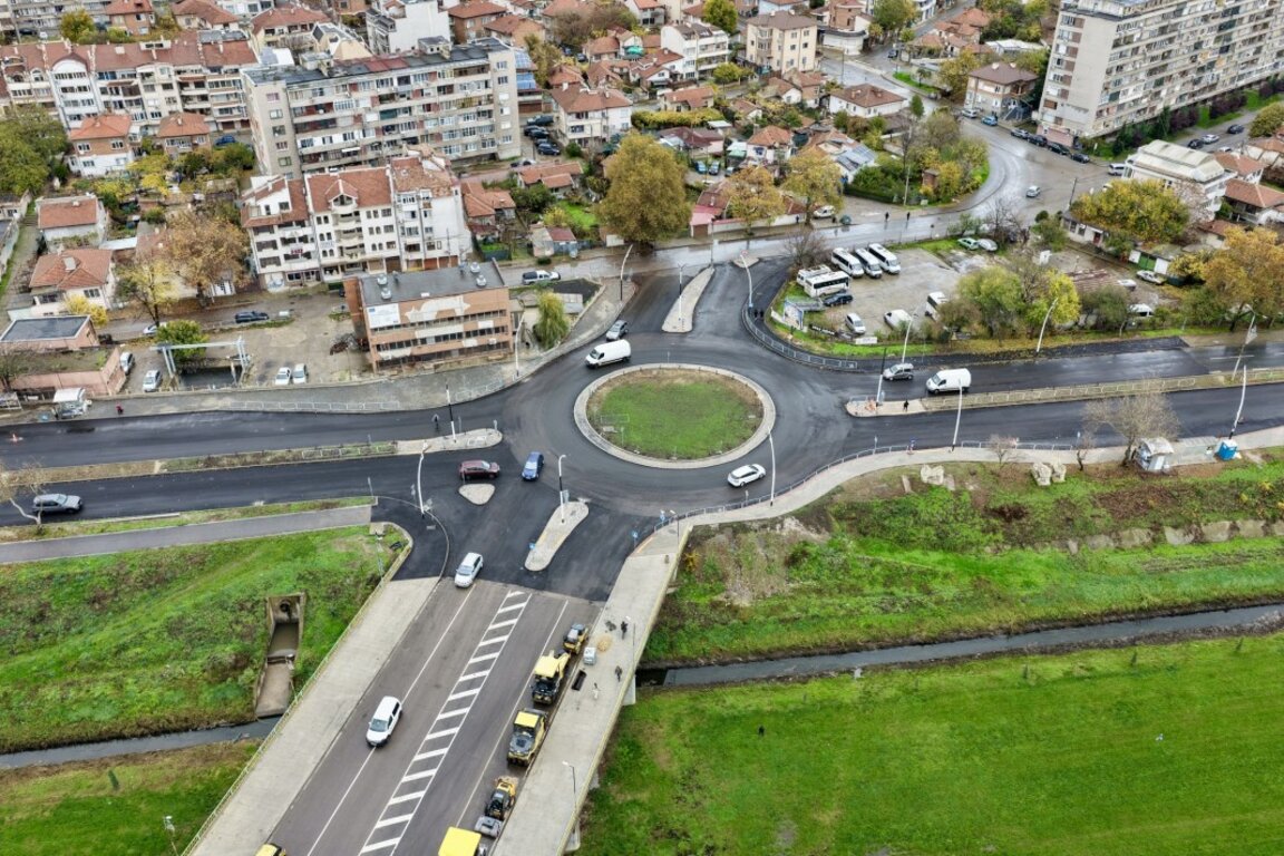 Затварят възлово кръстовище в Ямбол