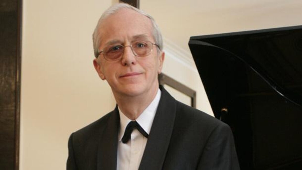 Проф. Атанас Куртев