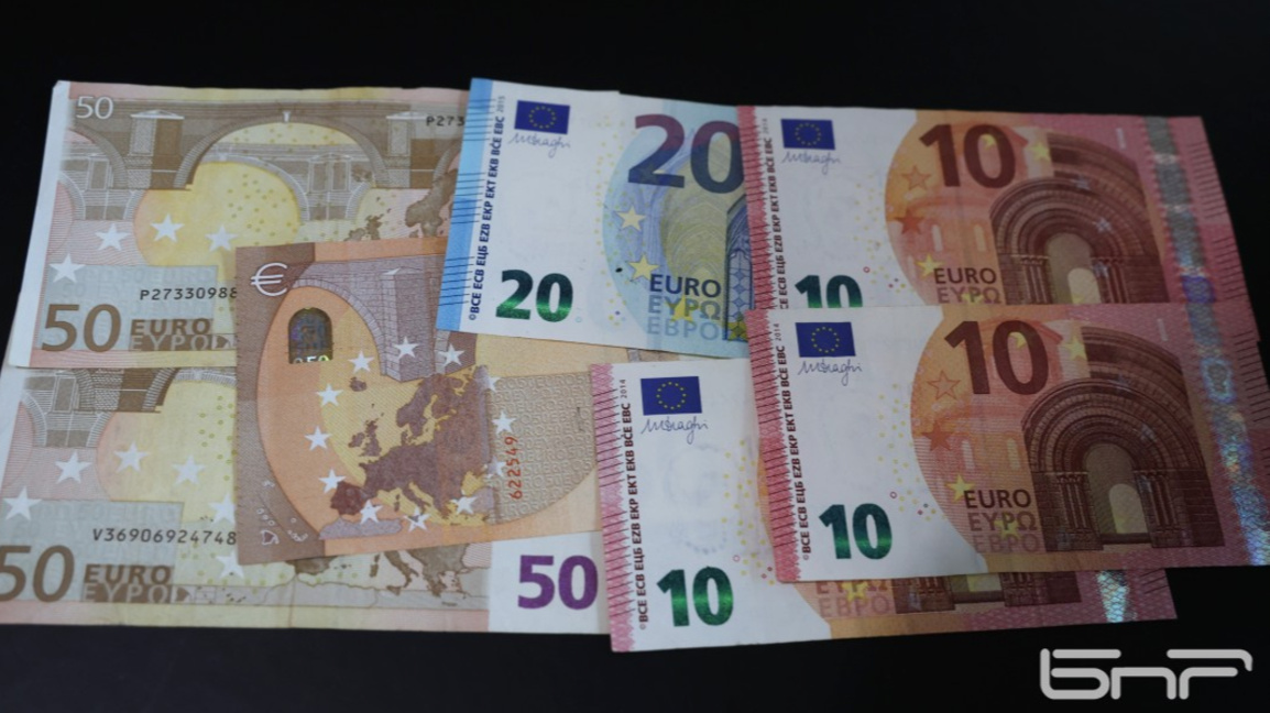 АСП започна изплащането на компенсации от €20 заради повишените цени на горивата