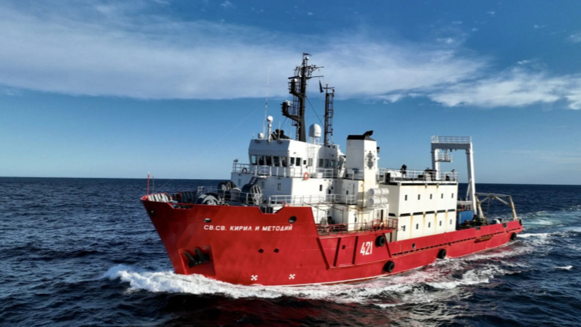 Exercice contre des pirates du navire "Saints Cyrille et Méthode" …