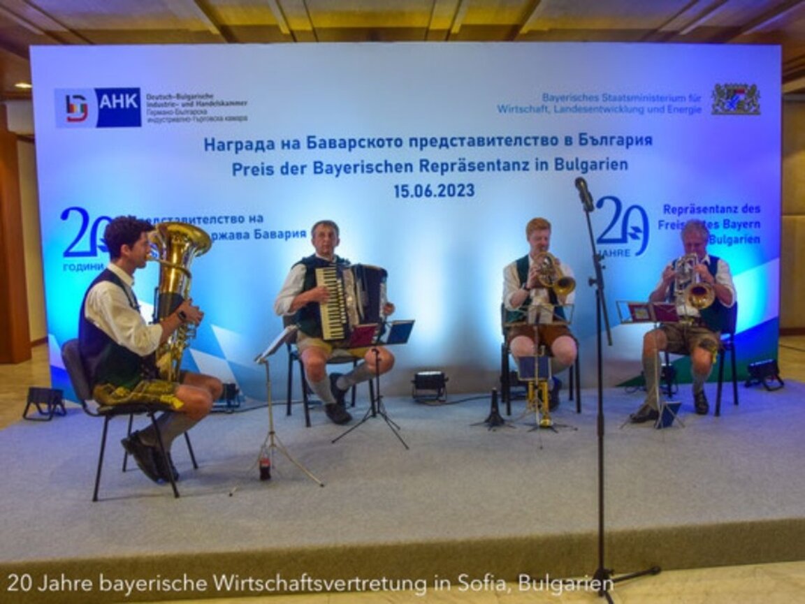 Die 4 Hinterberger Musikanten haben mehr als 170 Reisen für den Freistaat Bayern gemacht