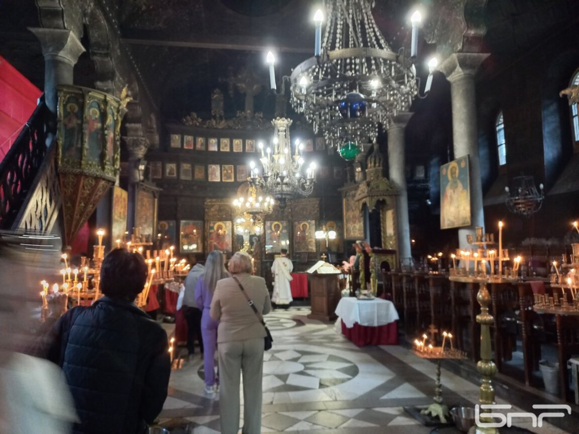 Благоевградчани почетоха Вяра, Надежда, Любов и тяхната майка София