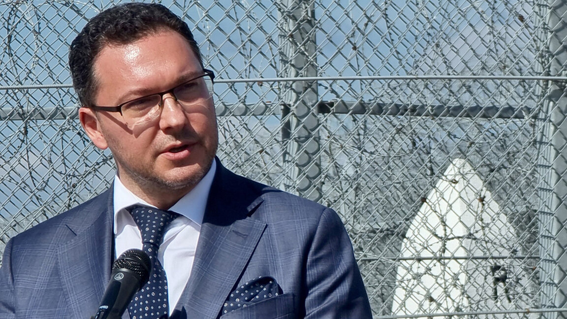 Даниел Митов