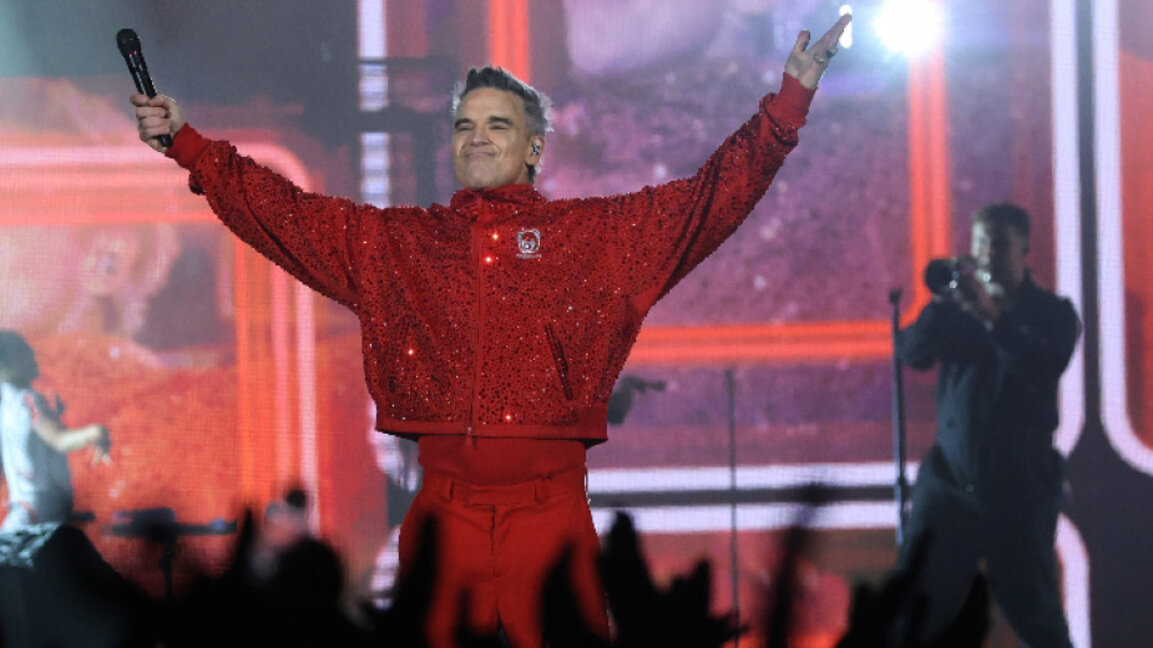 €500 са поискани от шофьорите на камиони с техника за концерта на Роби Уилямс (ОБНОВЕНА)