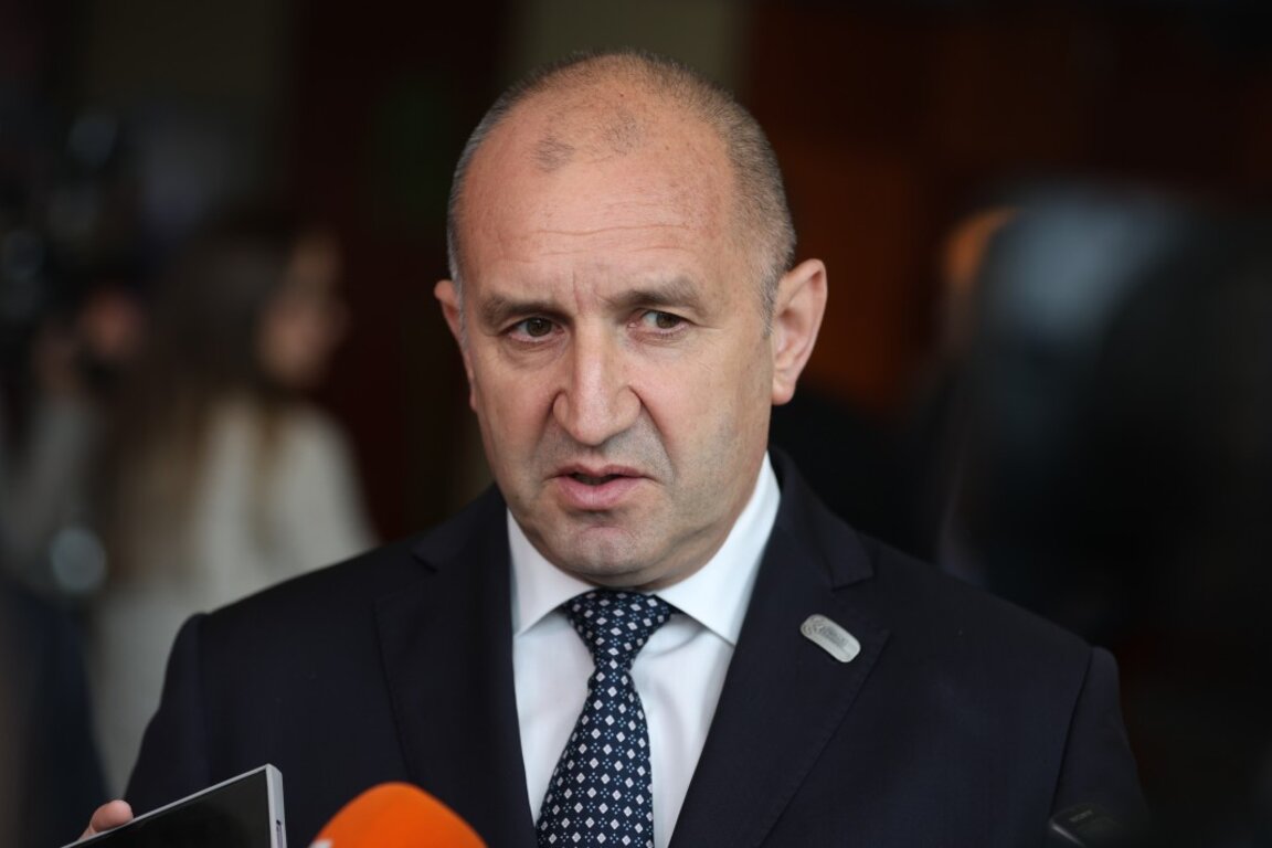 Радев: България няма да прави отстъпки пред РСМ за започване на преговорите за членство в ЕС