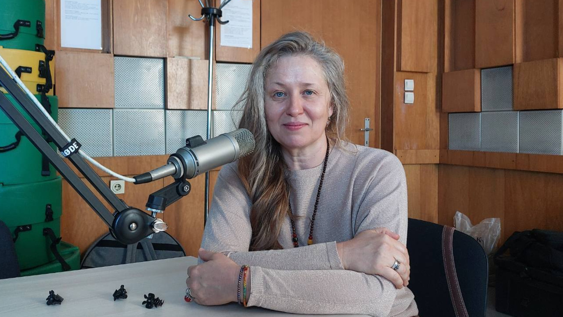 Тереза Якова представя стихосбирката ''Когато умовете спят"