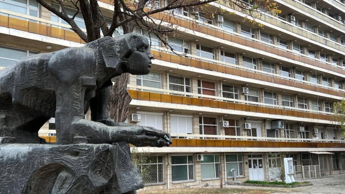 Şumen Hastanesinin dördüncü katında tamirat başladı