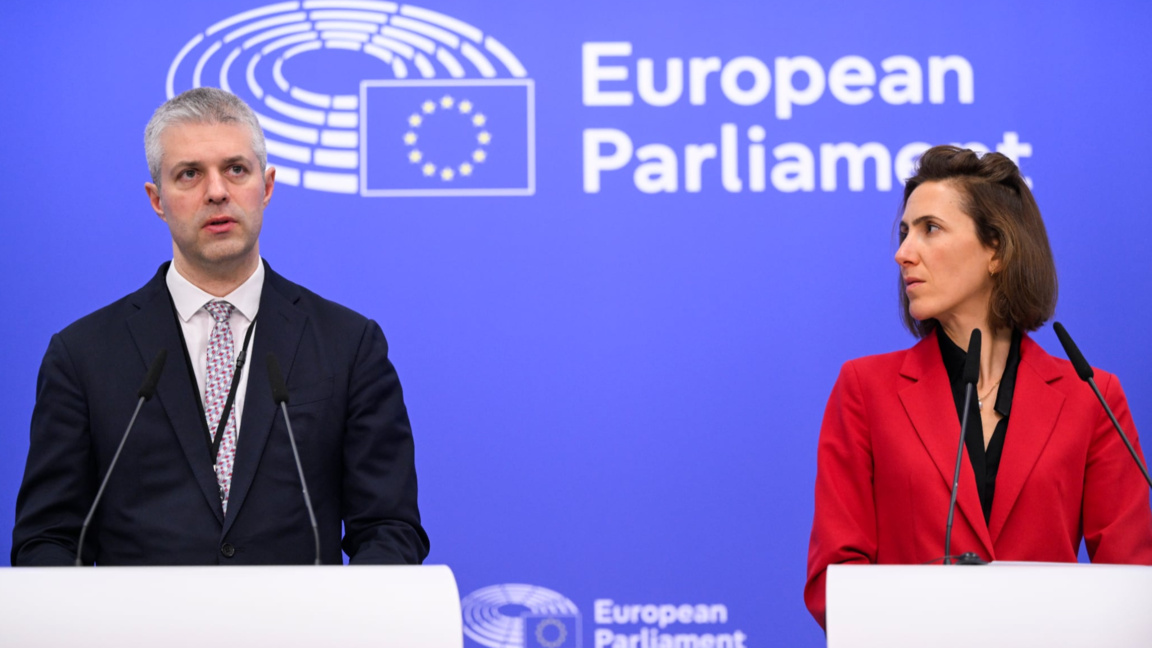 Председателката на "Обнови Европа" Валери Айе и кметът на Варна Благомир Коцев