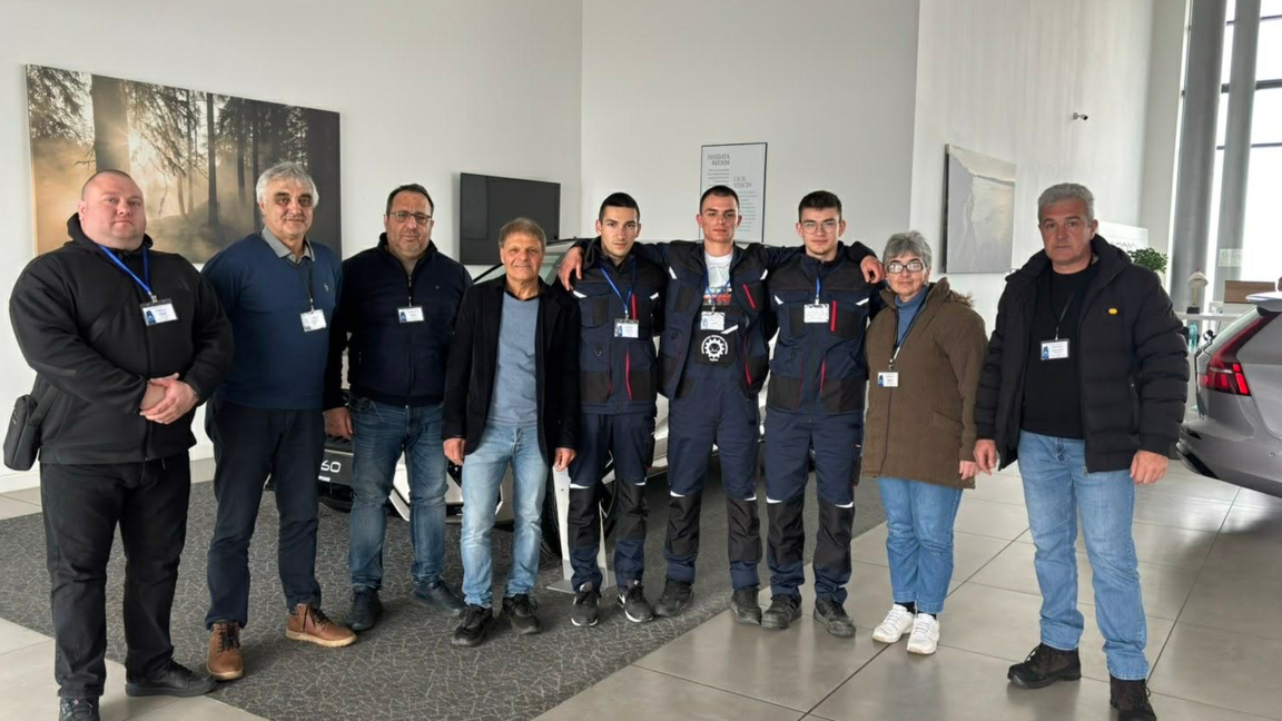 Гимназисти - бъдещи автомонтьори и автомобилисти, премериха сили във Варна