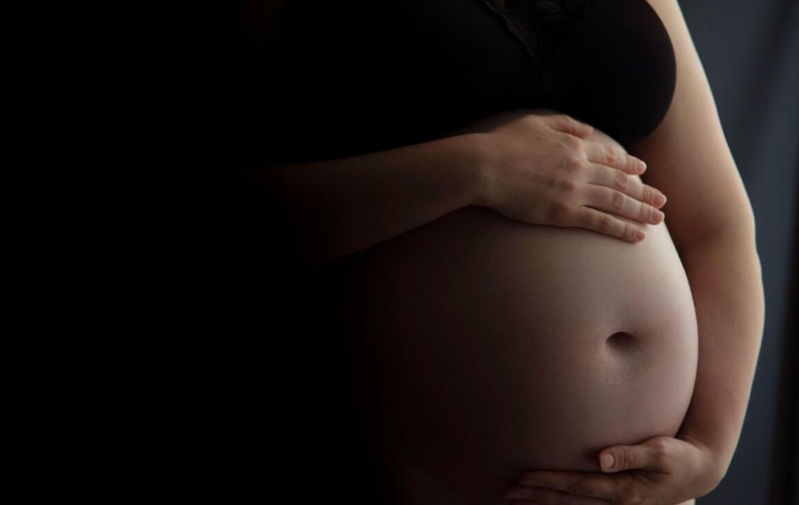 Doar 10% dintre minorele însărcinate recurg la avort