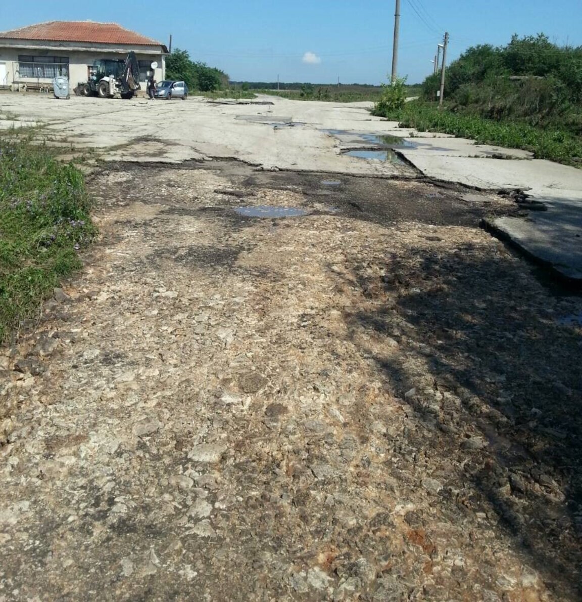 Затварят временно пътя между шабленските села Смин и Черноморци