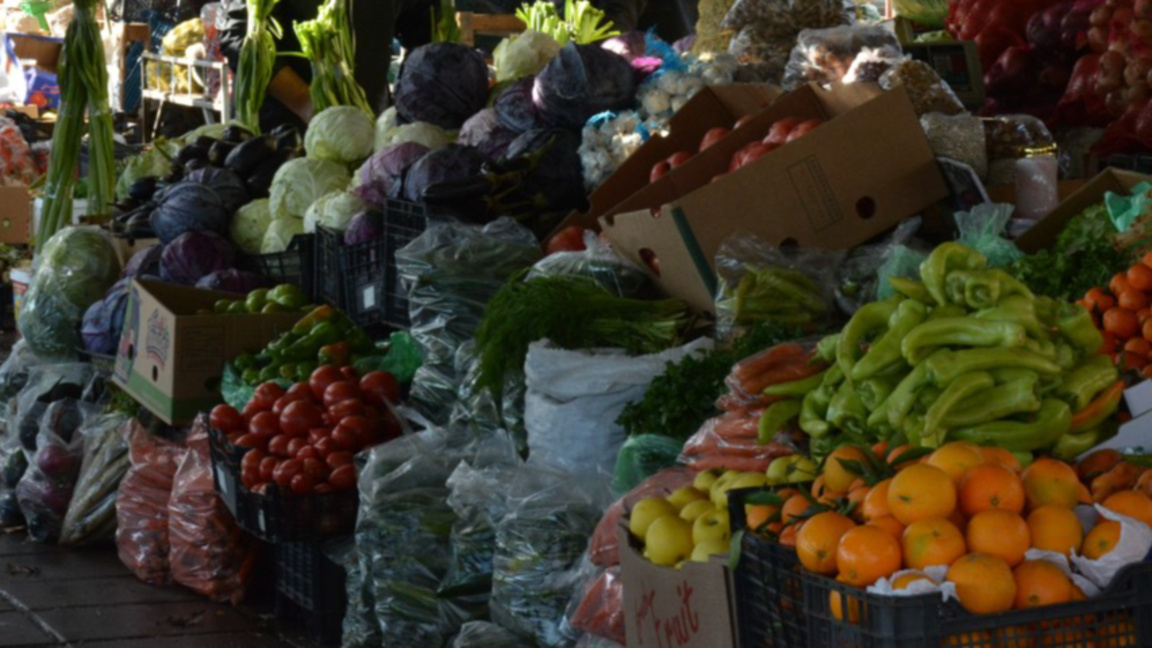 Продължава ръстът на цените на основни х...