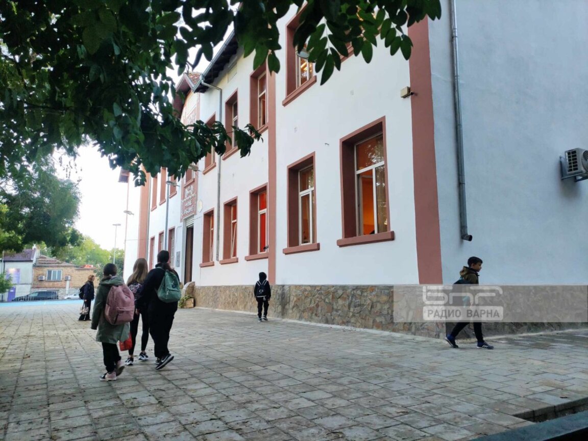 Родители от ОУ "Константин Арабаджиев" с въпроси към МОН за конкурсите за училищни директори