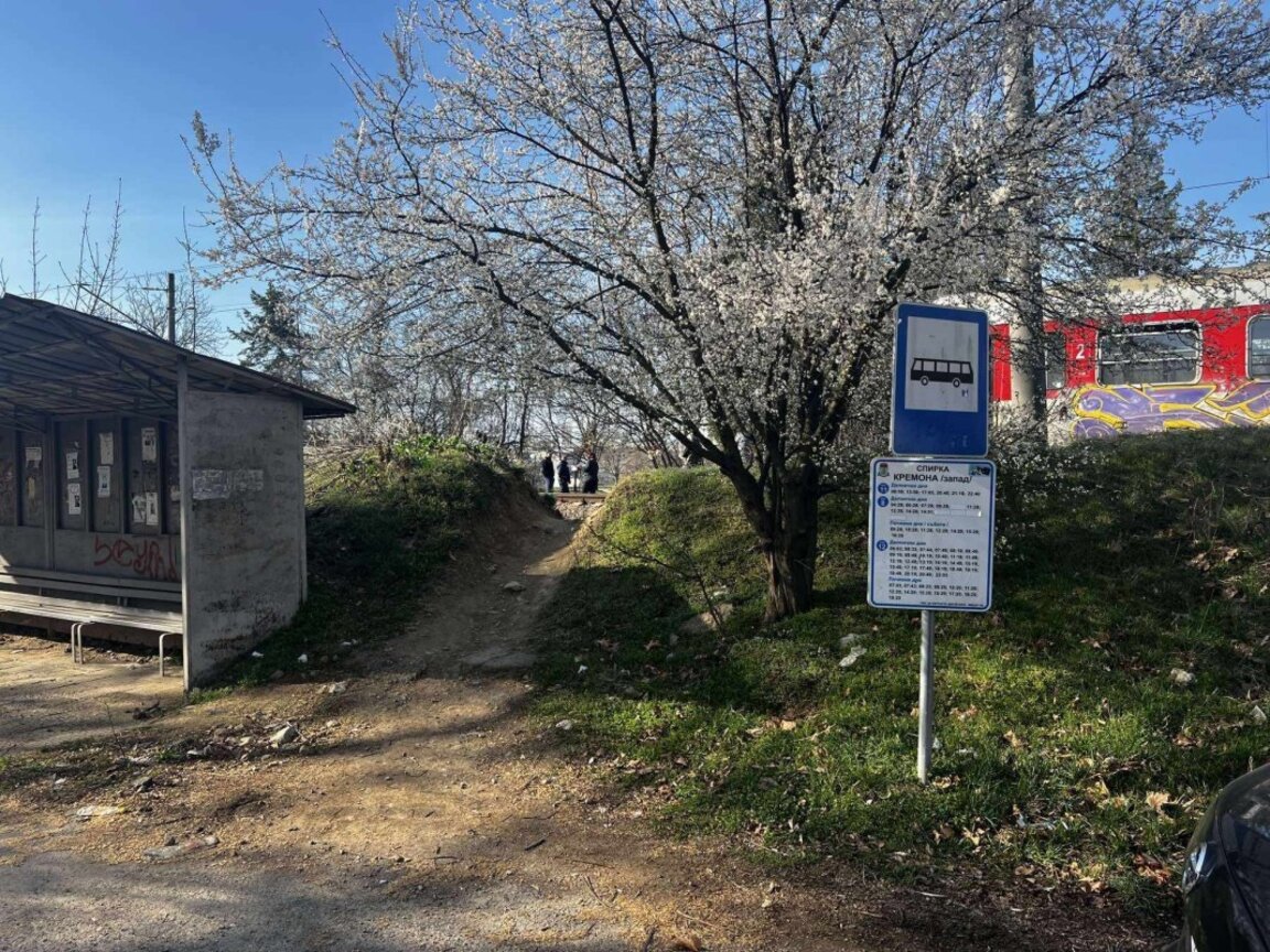 Влак блъсна и уби човек в Казанлък
