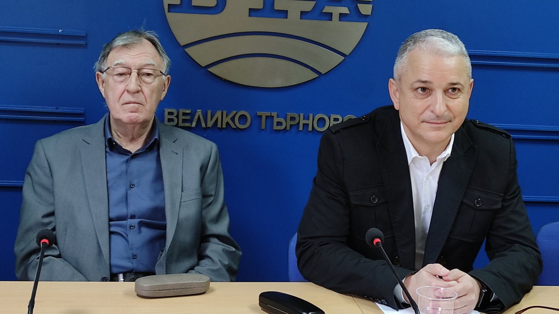 Професорът по приложна статистика Красимир Калинов и депутатът от "Възраждане" Ангел Янчев.