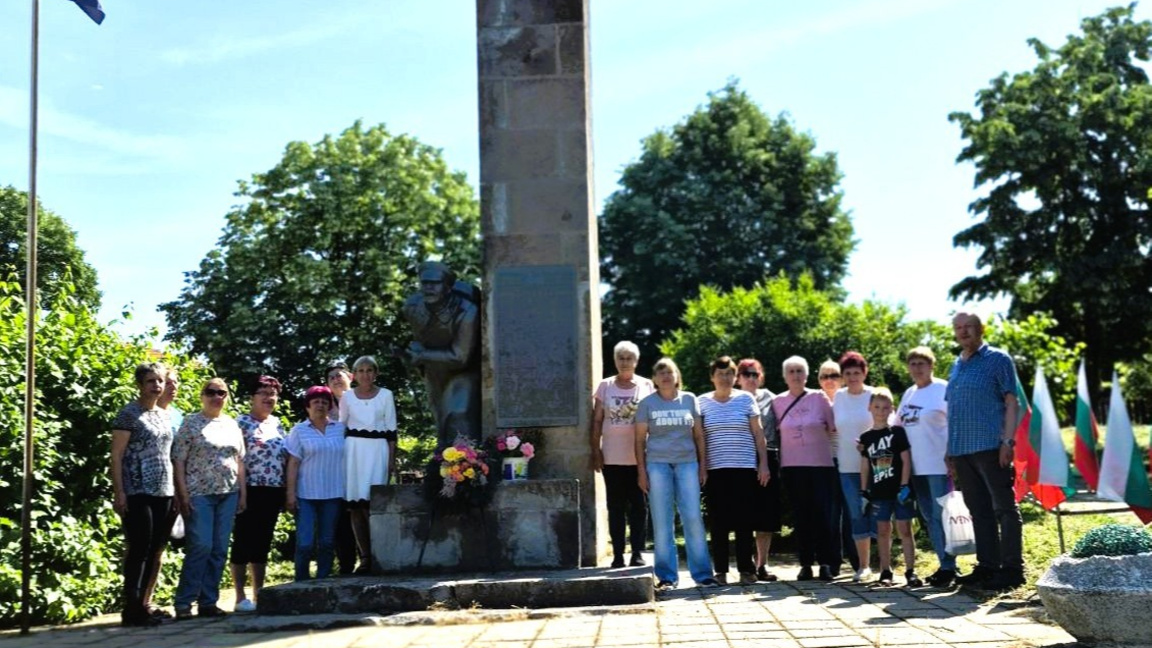 Пчеларово почете Ботев и героите 