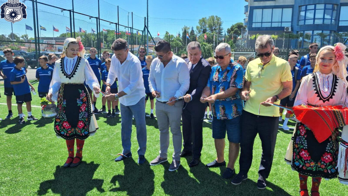 В Несебър откриха ремонтирани игрища за мини футбол