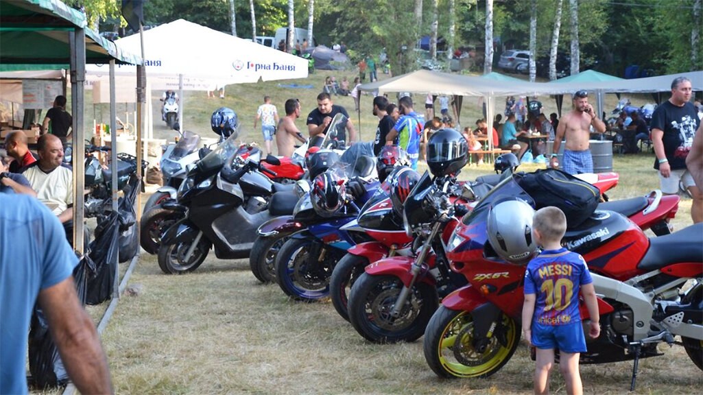 Konkursi për motorin më të zhurmshëm në takimin e motoristëve pranë Kotelit
