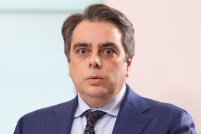 Асен Василев за пенсионерските добавки: Евтин популизъм