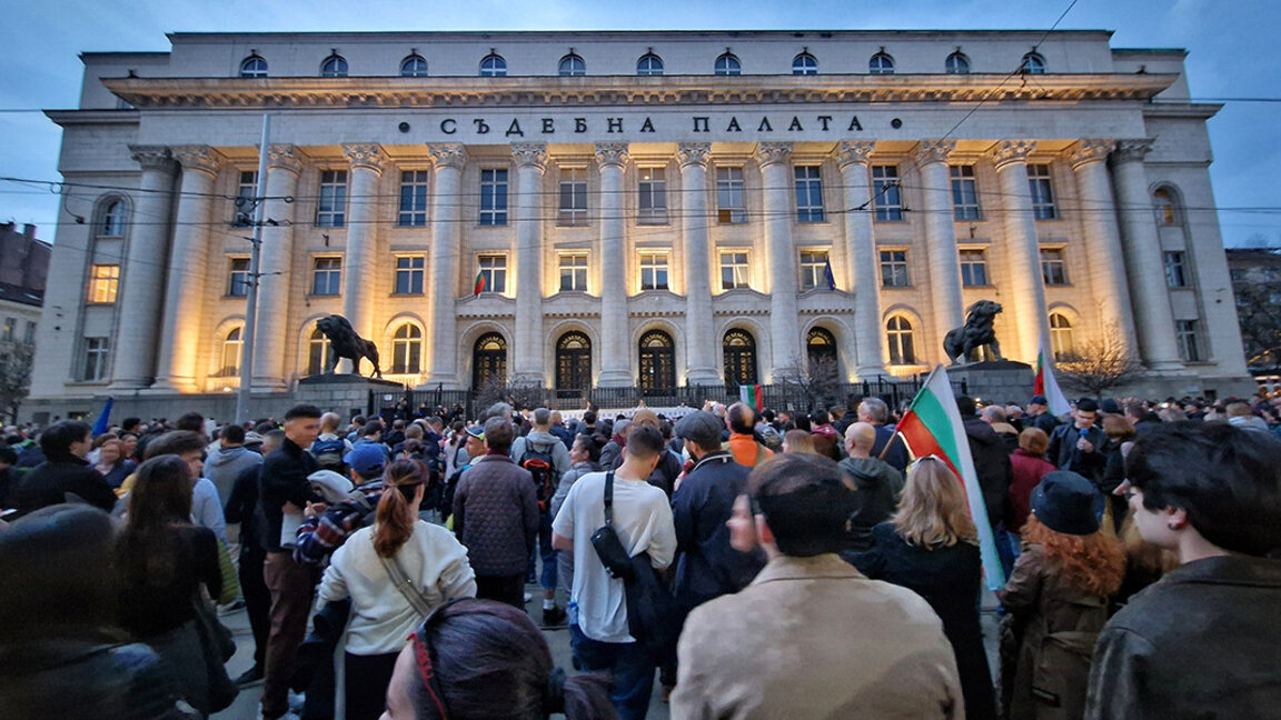 Manifestation à Sofia pour un État de droit et un scrutin sincère...
