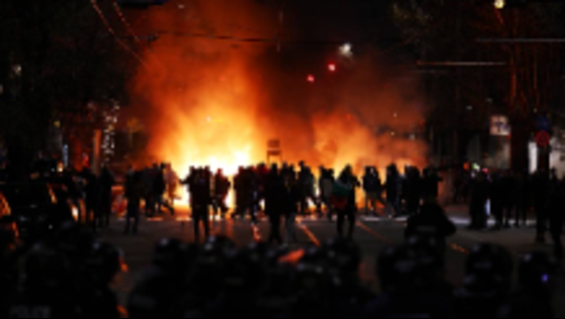 Tausende Demonstrierende fordern ein Ende der Korruption