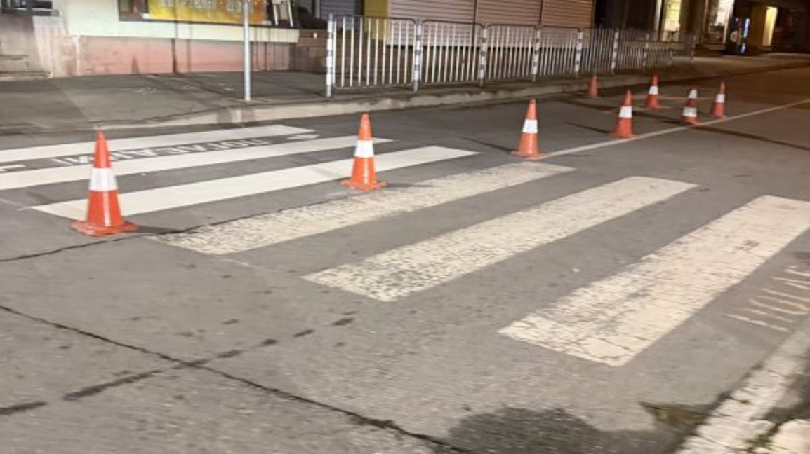 Подновяват пътната маркировка в Сливен