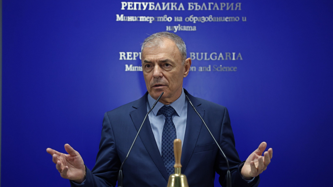 Министър Игнатов свиква началниците на Регионалните управления на образованието
